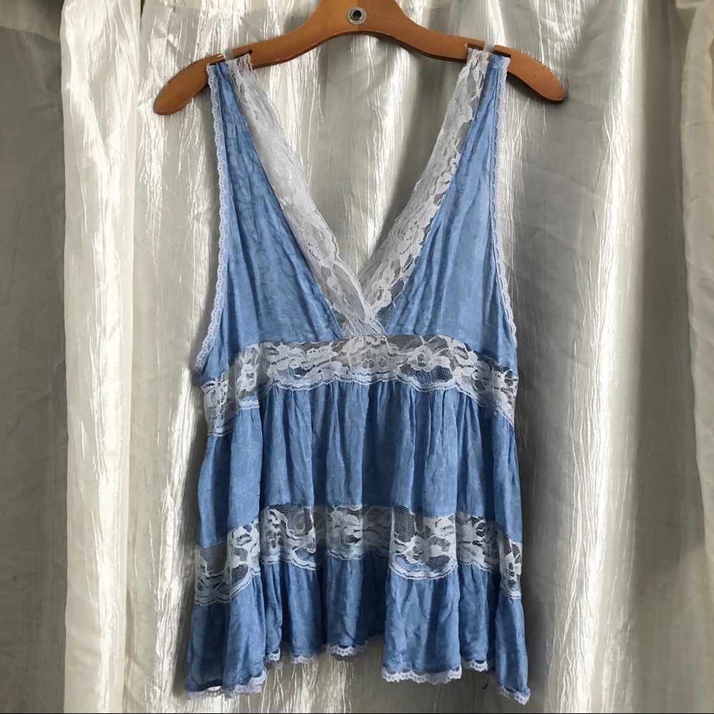 FP intimately Trapeze blue lace slip size sm